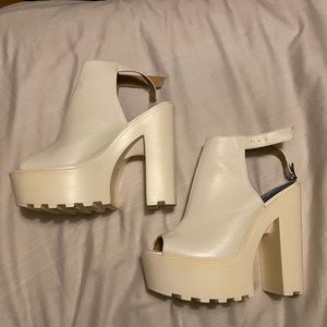 Y2K Platform Peekaboo Heels